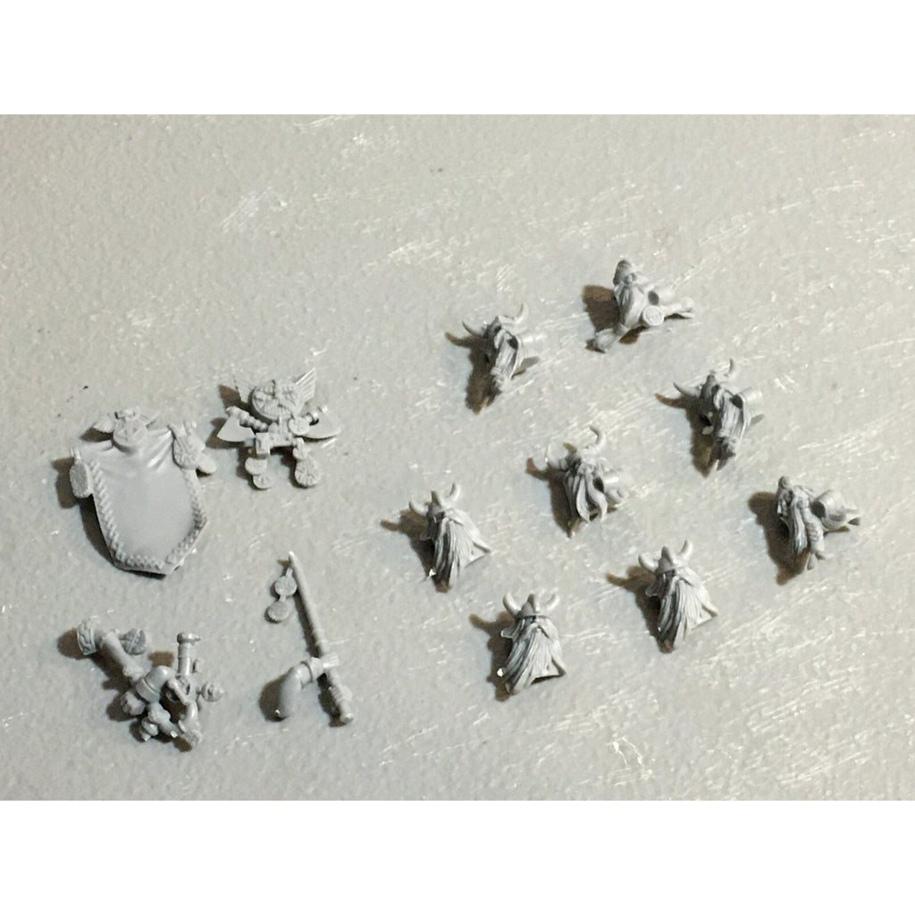 A23401 WARHAMMER FANTASY DWARFS BITS LOT WARRIORS TORSO BANNER GAMES WORKSHOP GW