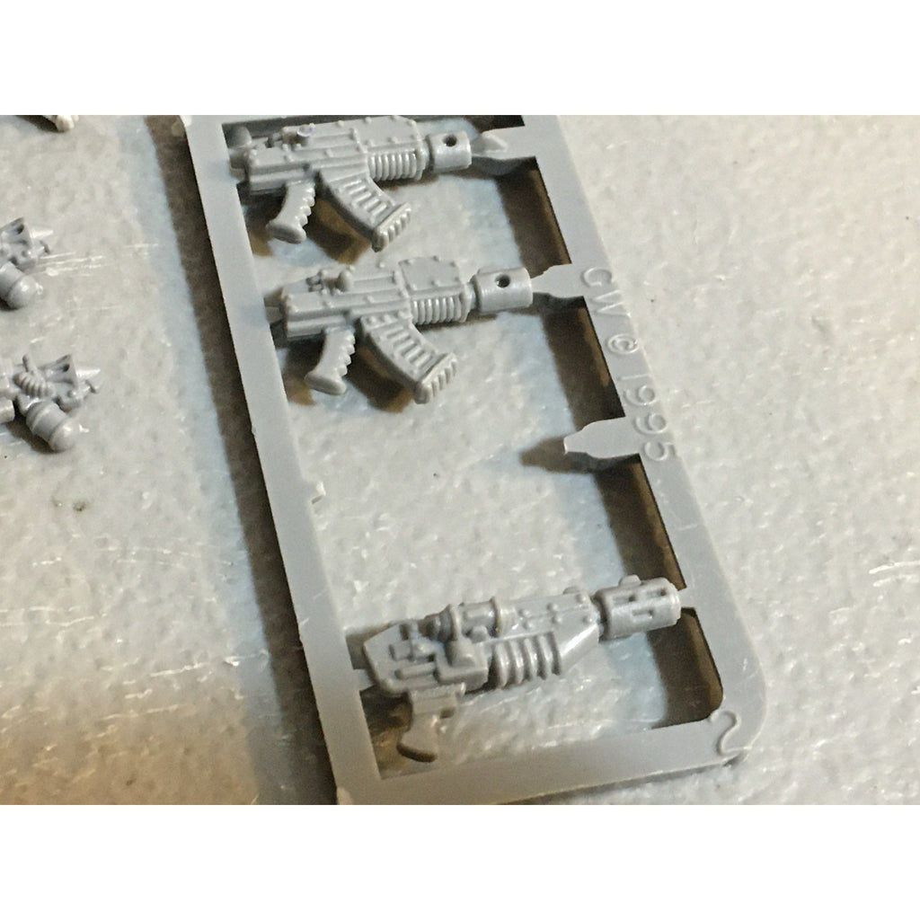 A33593 WARHAMMER 40K MIXED BITS LOT ROGUE TRADER PISTOLS GUNS GW