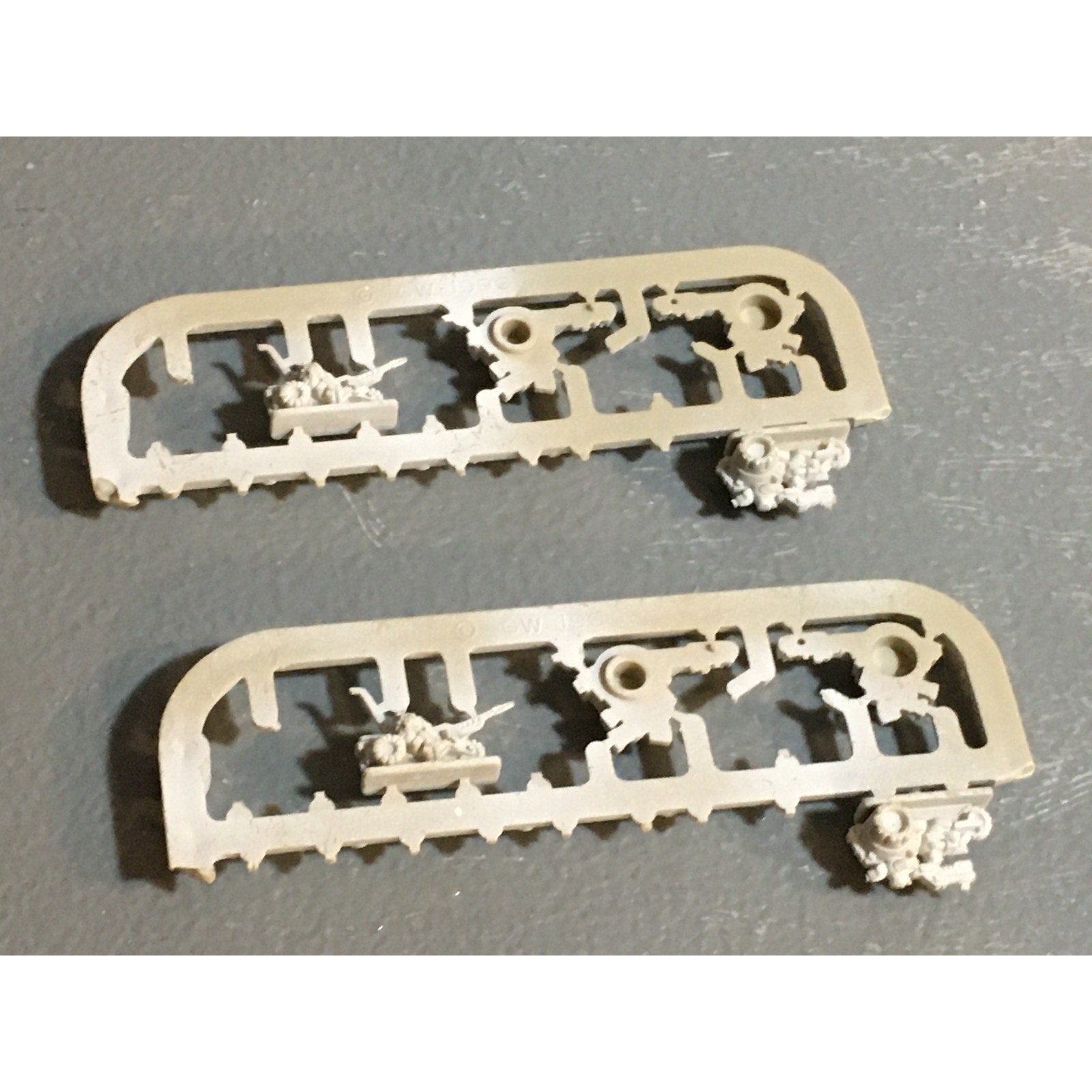 A24558 EPIC 40K SPACE MARINES SQUATS TRIKES THUDD GUNS ON SPRUE GW