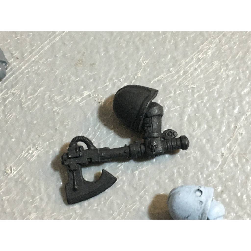 A22994 WARHAMMER 40K SPACE MARINES WOLVES BITS LOT MIXED STORM THUNDER GW