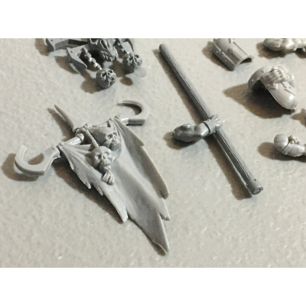 A22178 WARHAMMER FANTASY CHAOS MORTALS BITS LOT MIXED MARAUDER COMMAND & ARMS GW