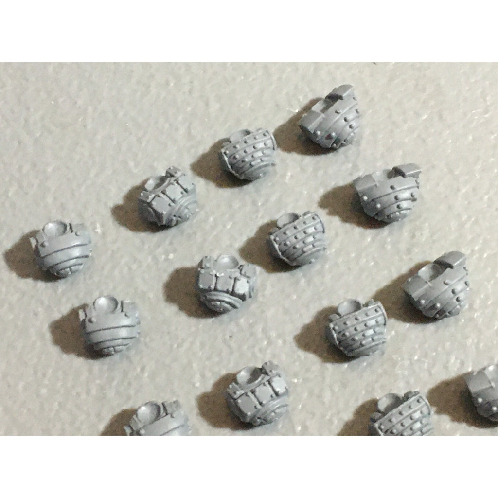 A22302 WARHAMMER FANTASY SKAVEN BITS LOT CLANRAT TORSOS GAMES WORKSHOP GW