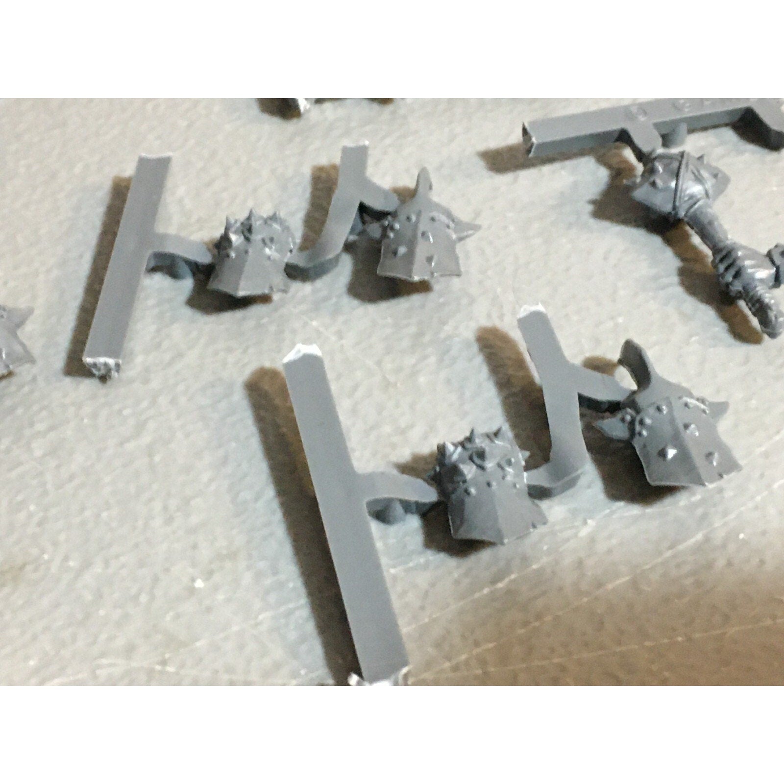 A23588 WARHAMMER AOS FANTASY OGRE KINGDOMS MAWTRIBES BITS ON SPRUE LOT HANDS GW
