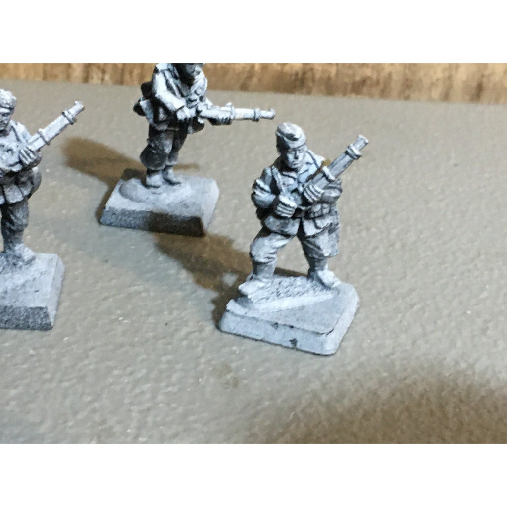 A30869 UNKNOWN METAL MINIATURES SOLDIERS INFANTRY WWII? WWI? TABLE TOP WAR GAMES