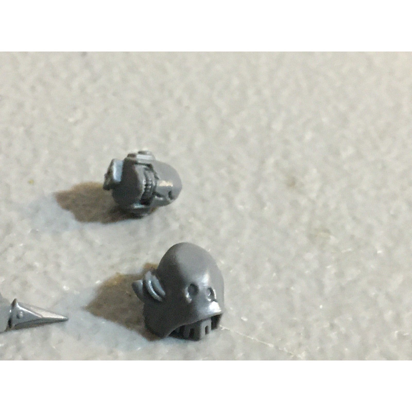 A31438 WARHAMMER 40K DEATH GUARD BITS LOT HEAD MUTATED SPIKE GW CHAOS MARINES