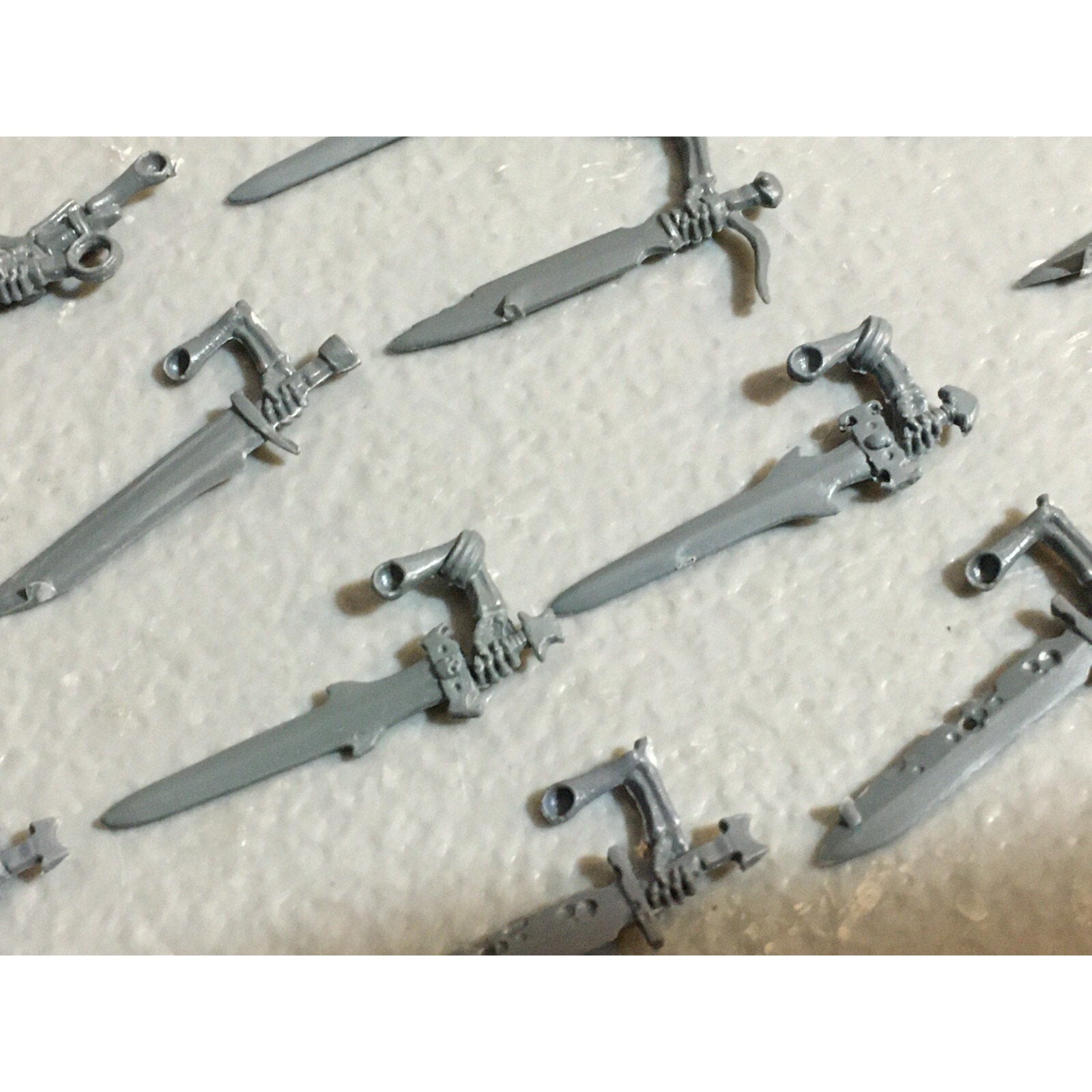 A23416 WARHAMMER FANTASY VAMPIRE COUNTS BITS LOT SKELETON WIGHT SWORD ARMS GW