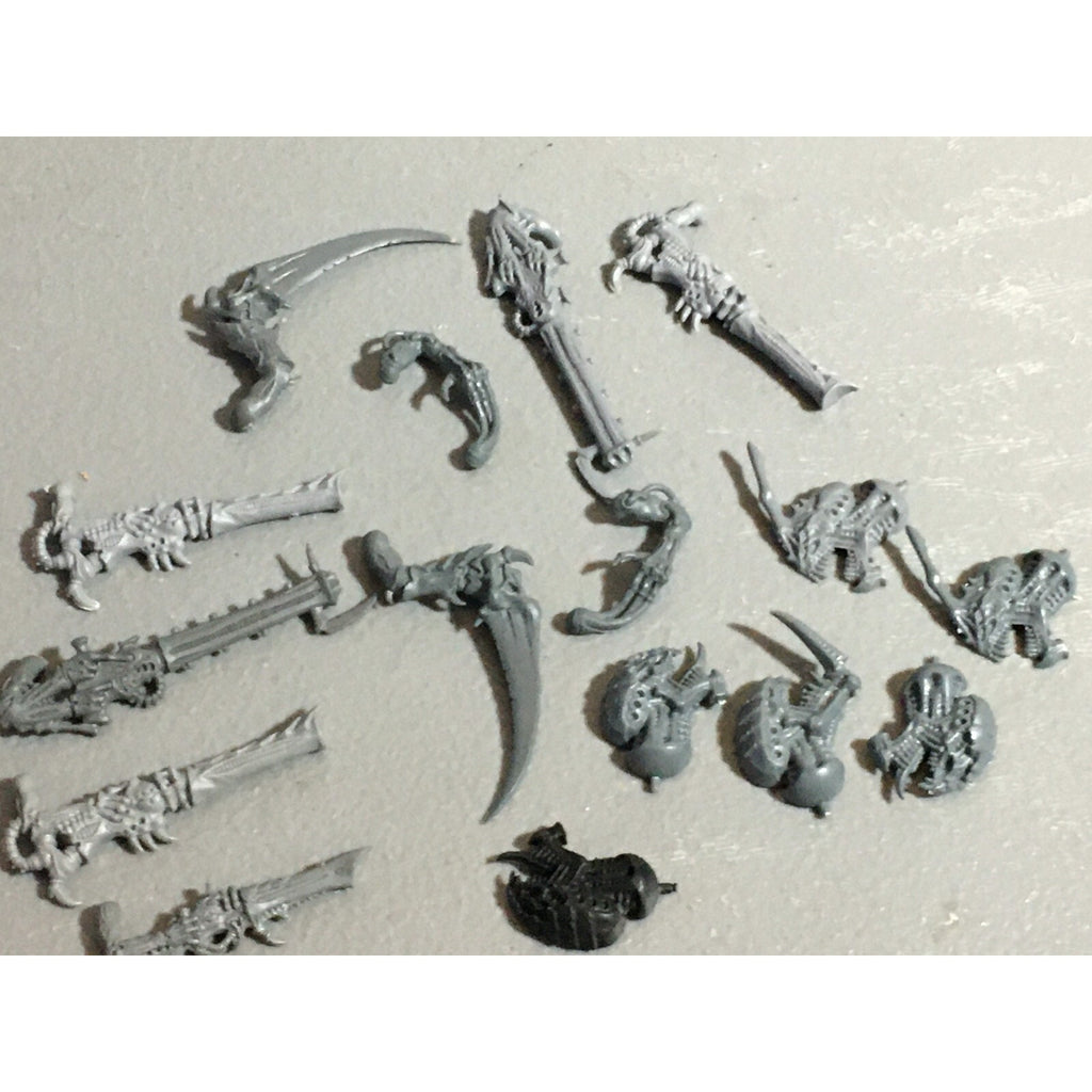 A22313 WARHAMMER 40K TYRANIDS BITS LOT MIXED GAMES WORKSHOP GW