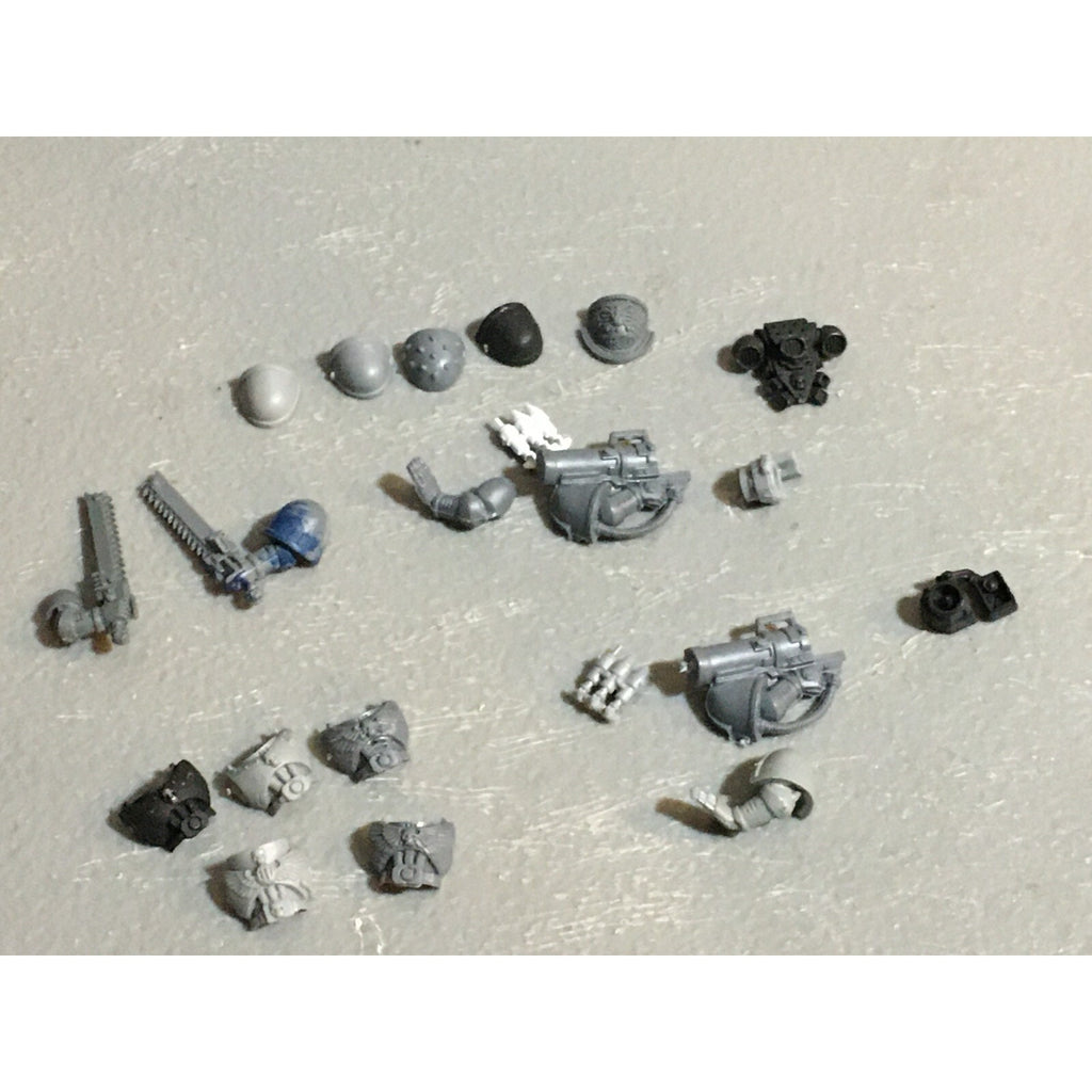 A23089 WARHAMMER 40K SPACE MARINES BITS LOT MIXED MISSILE TORSOS SHOULDERS GW