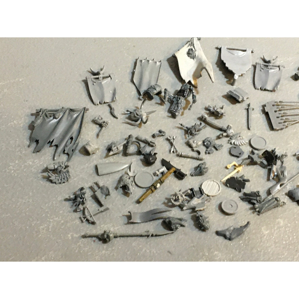 A29616 WARHAMMER FANTASY AOS MIXED BITS LOT BANNER SHIELD CLOAK GW