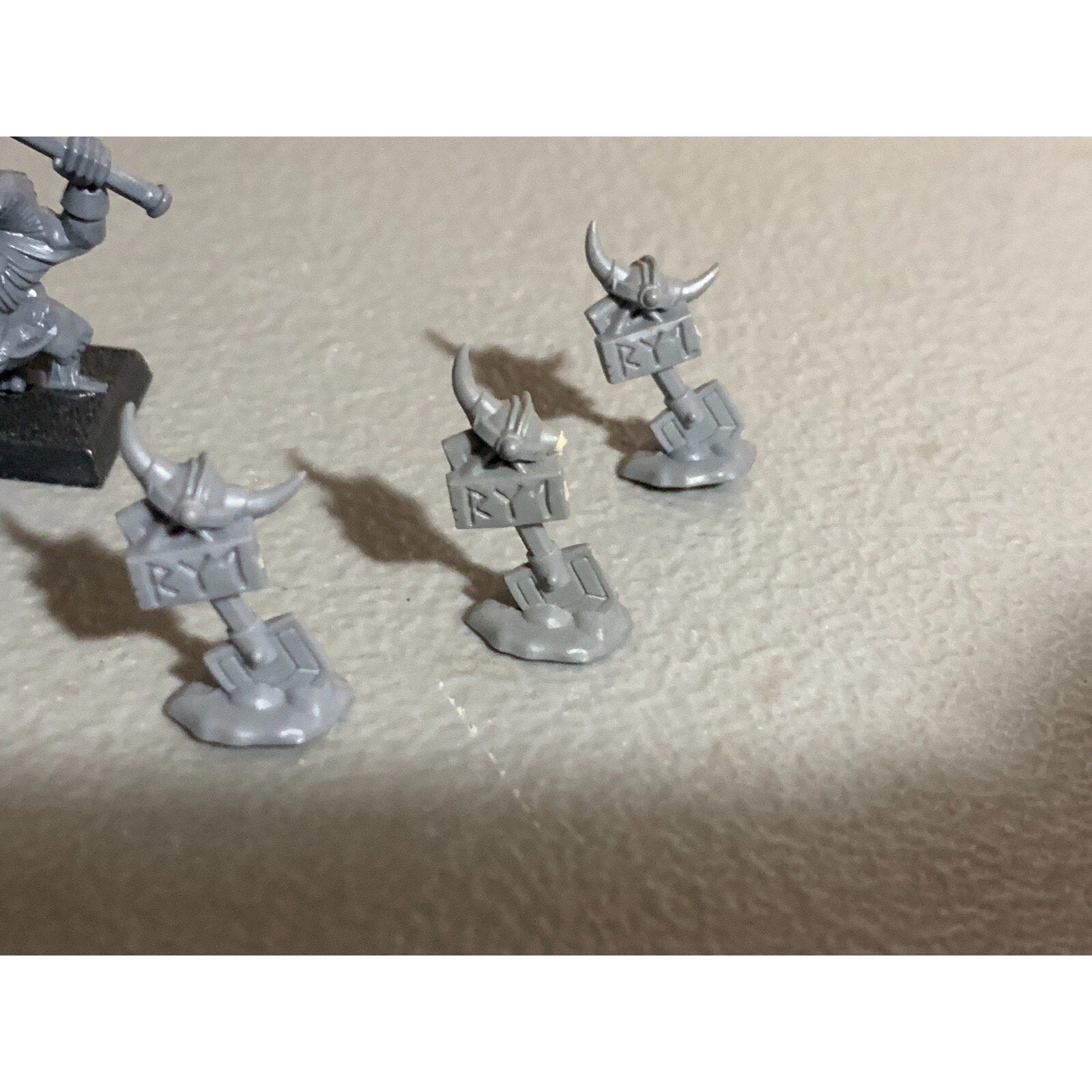 A23314 WARHAMMER FANTASY AOS DWARFS DWARVES SKULL PASS LOT SLAYERS MARKERS BITS