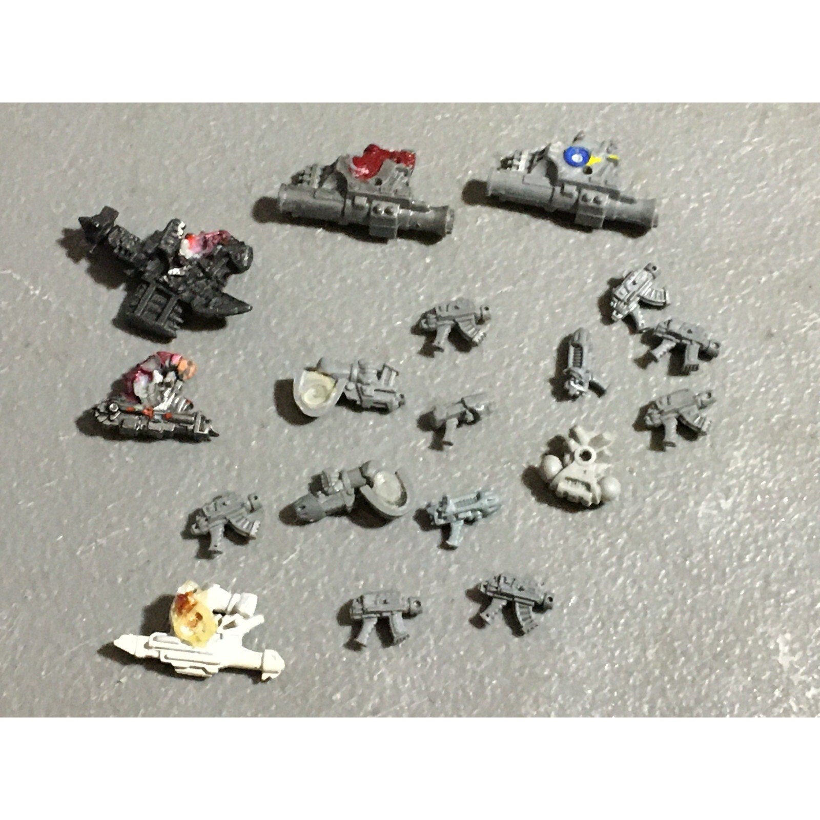 A22366 WARHAMMER 40K BITS LOT ROGUE TRADER SPACE MARINES PLASMA PISTOL MISSILE