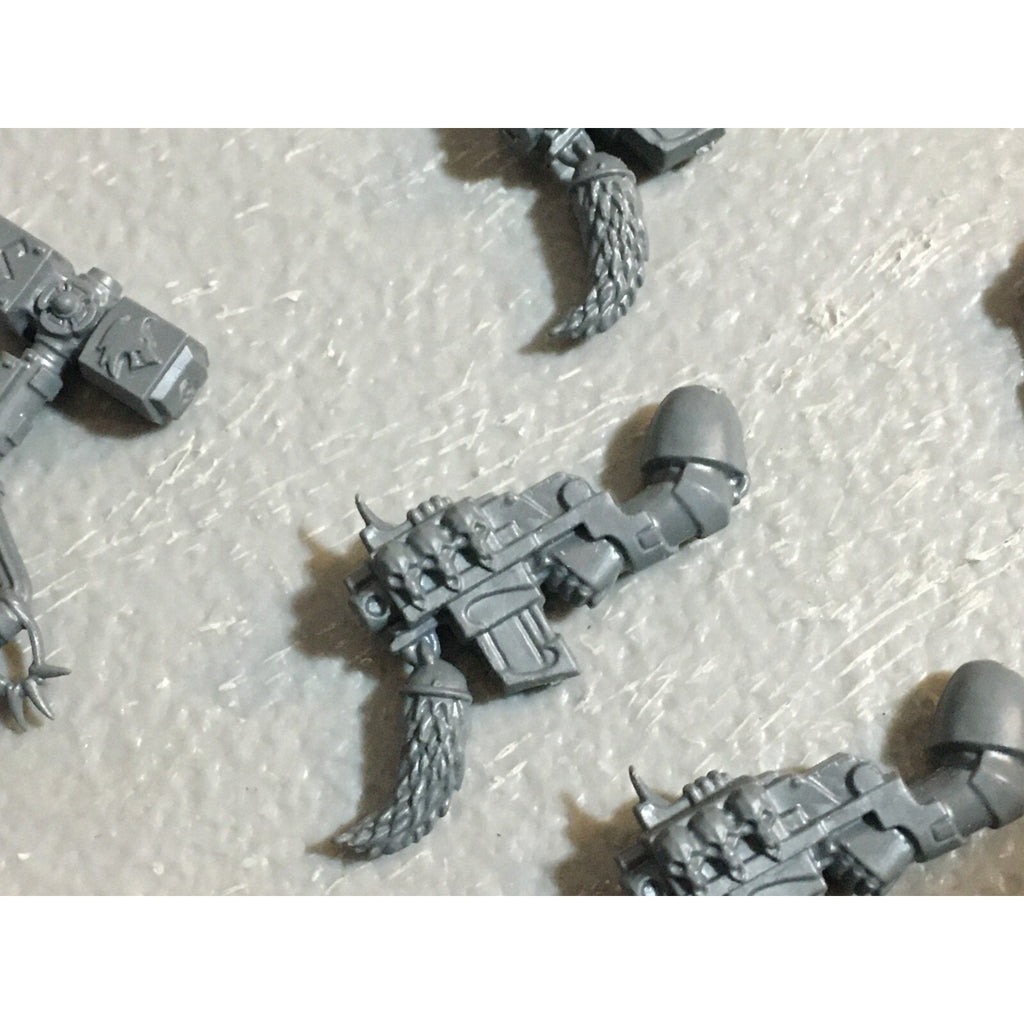 A22994 WARHAMMER 40K SPACE MARINES WOLVES BITS LOT MIXED STORM THUNDER GW