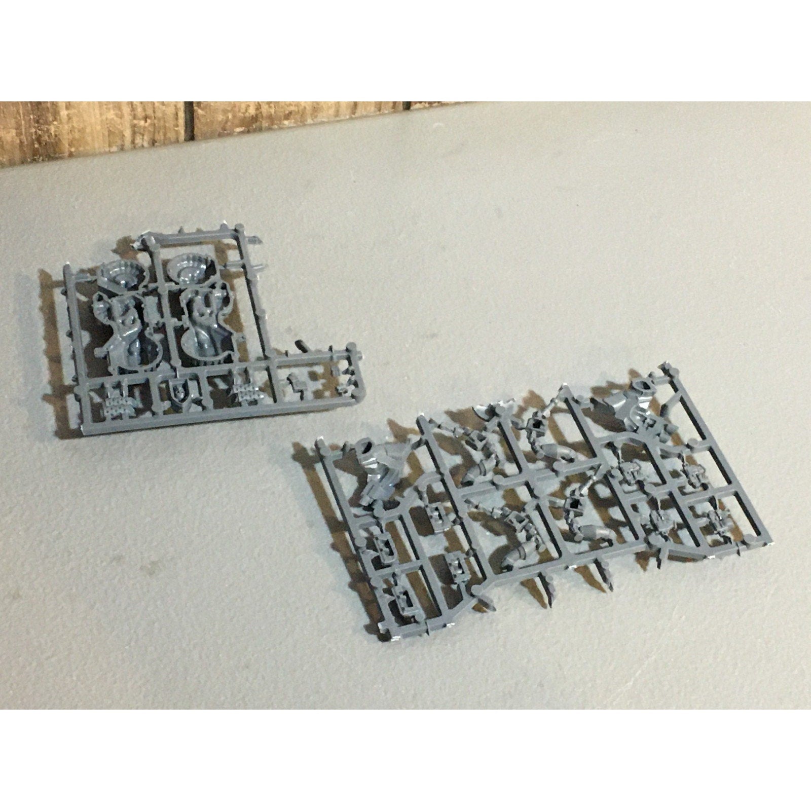 A29498 WARHAMMER 40K SPACE MARINES DARK ANGELS BITS ON SPRUE LOT RAVENWING GW