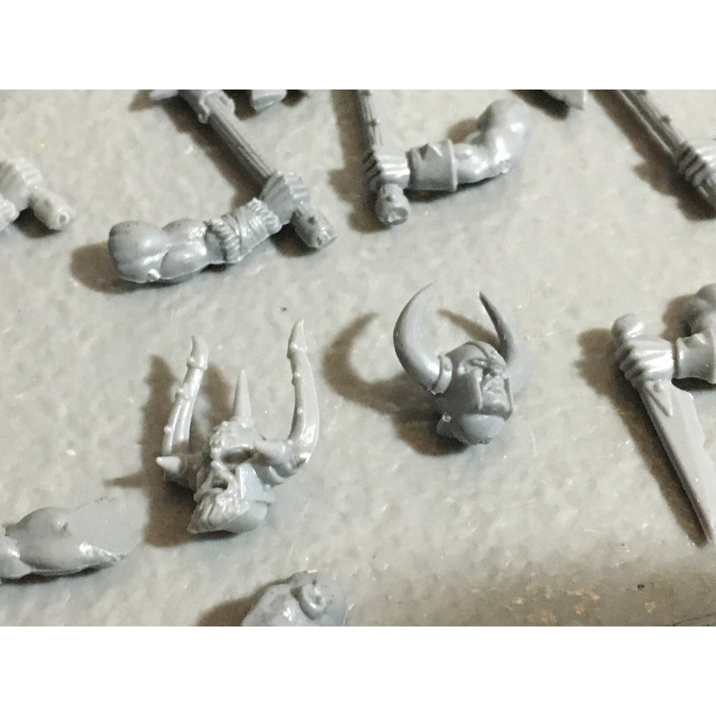 A22181 WARHAMMER FANTASY CHAOS MORTALS BITS LOT MIXED MARAUDER COMMAND & ARMS GW