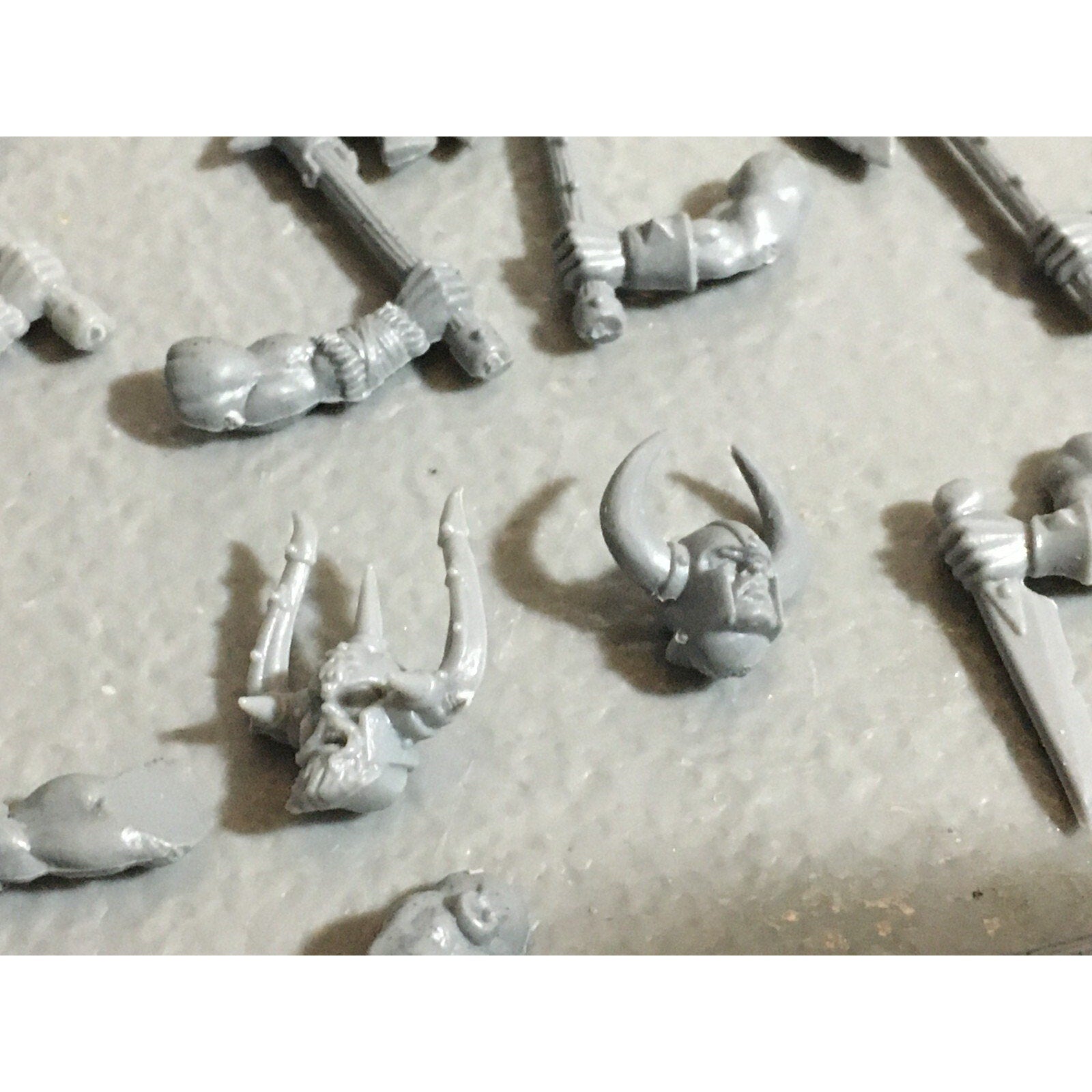 A22181 WARHAMMER FANTASY CHAOS MORTALS BITS LOT MIXED MARAUDER COMMAND & ARMS GW