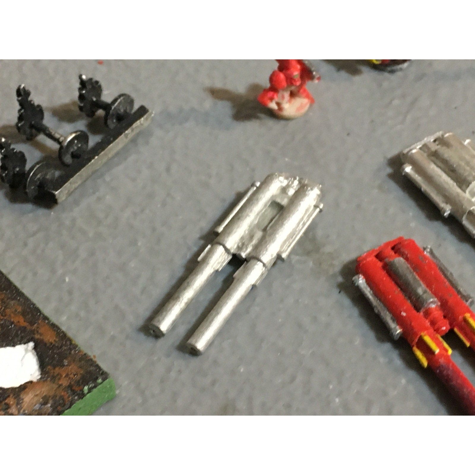 A24890 WARHAMMER 40K EPIC RANDOM BITS LOT INCOMPLETE SOME METAL ELDAR CHAOS GW