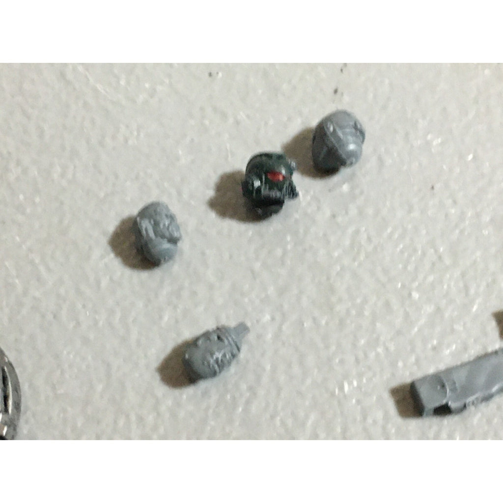A22269 WARHAMMER 40K SPACE MARINES BITS LOT MIXED HANDS WEAPON GAMES WORKSHOP GW