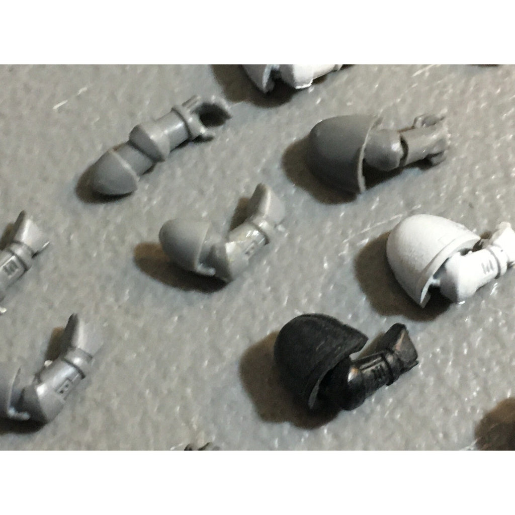 A22996 WARHAMMER 40K SPACE MARINES BITS LOT ARMS GW GAMES WORKSHOP