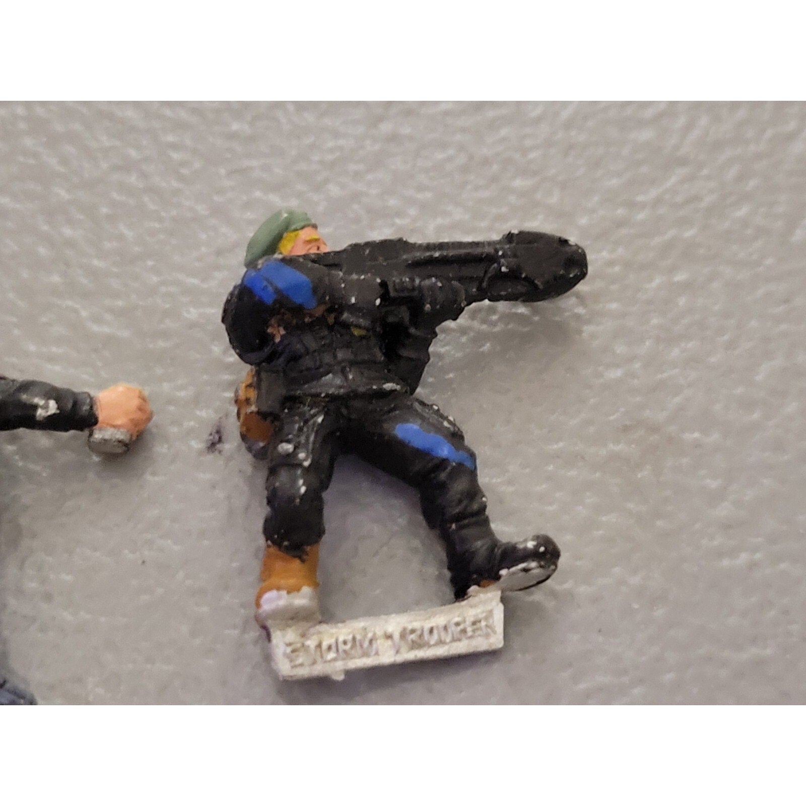 A19435 WARHAMMER 40K IG ASTRA GUARD STORMTROOPER 3 PK NO BACKPACKS MISS 1 PISTOL