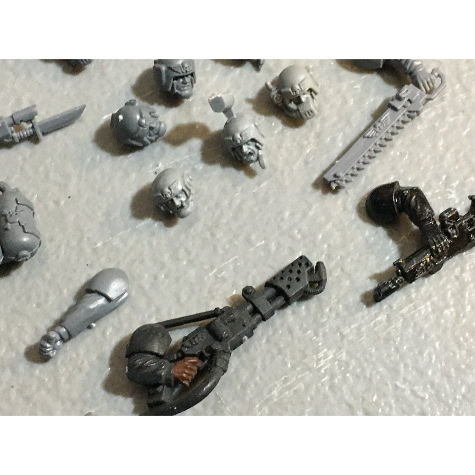 A23206 WARHAMMER 40K IG IMPERIAL ASTRA BITS LOT MIXED HEAD ARM GW GAMES WORKSHOP