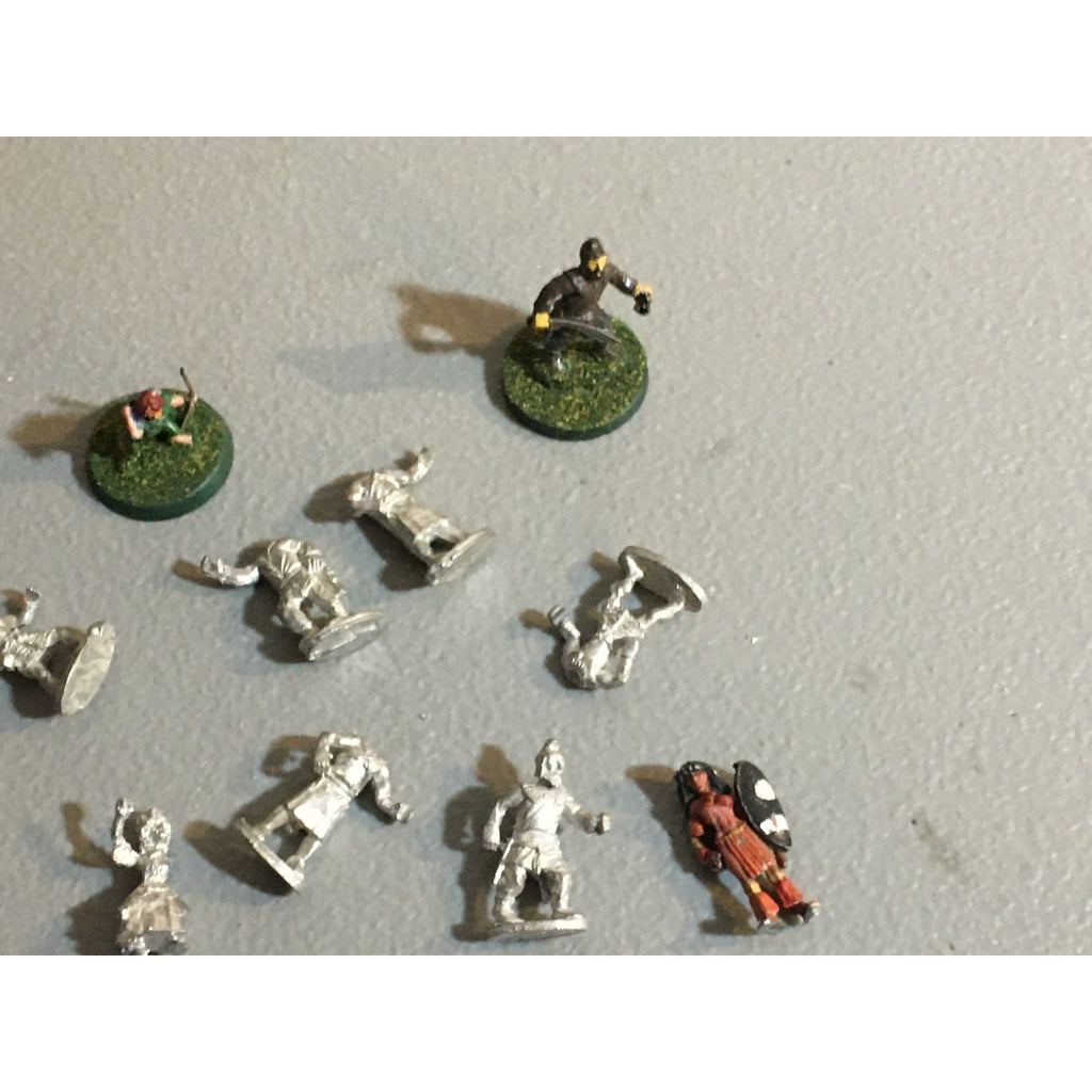 A31486 UNKNOWN METAL SMALL SCALE MINIATURES LOT HUMAN SOLDIER WARRIOR ...
