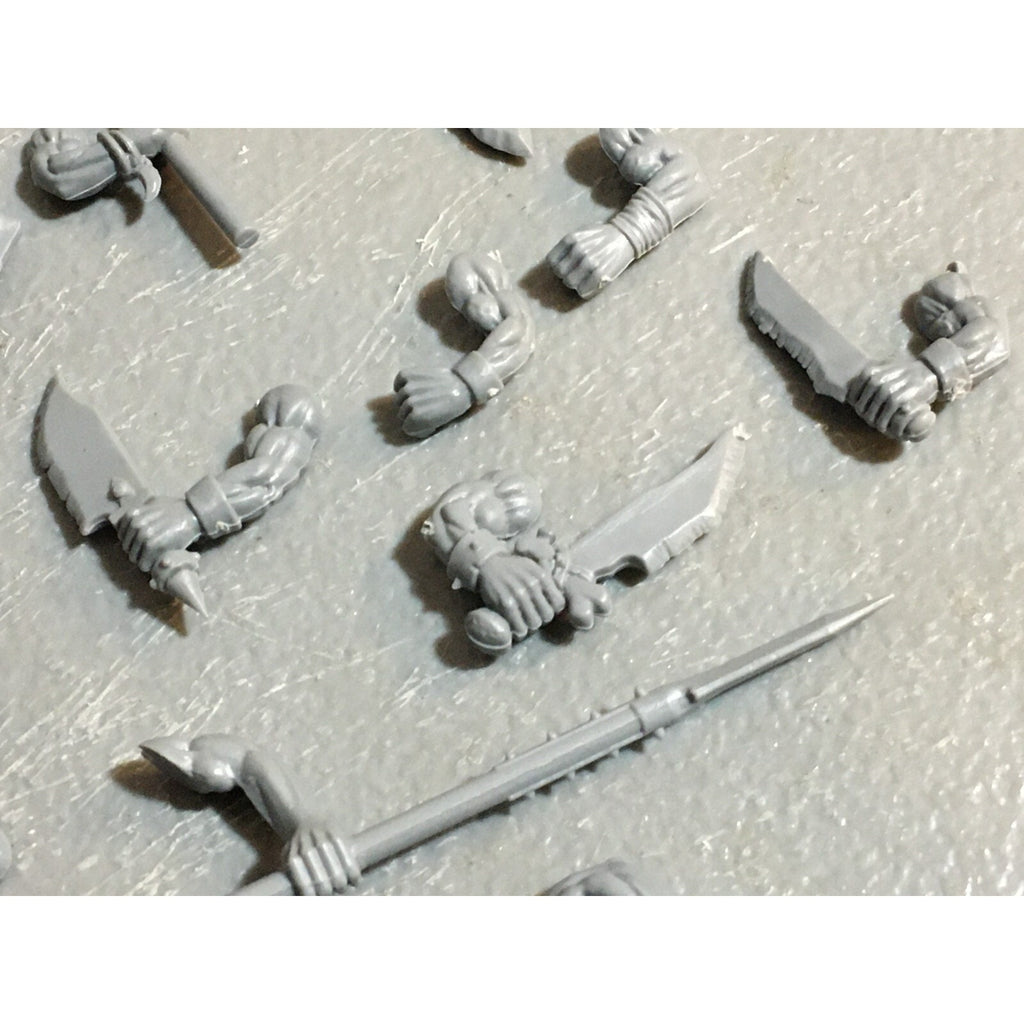 A23392 WARHAMMER FANTASY ORCS & GOBLINS BITS LOT BOYZ ARMS GAMES WORKSHOP GW