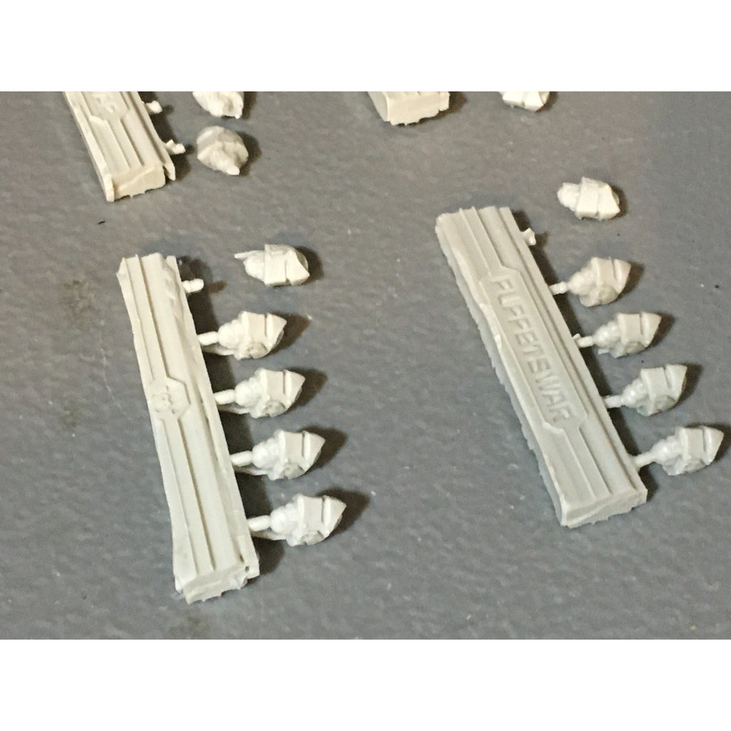 A32538 PUPPETSWAR MINIATURES PLASTIC FANTASY KNIGHTS HEADS BITS PACK LOT