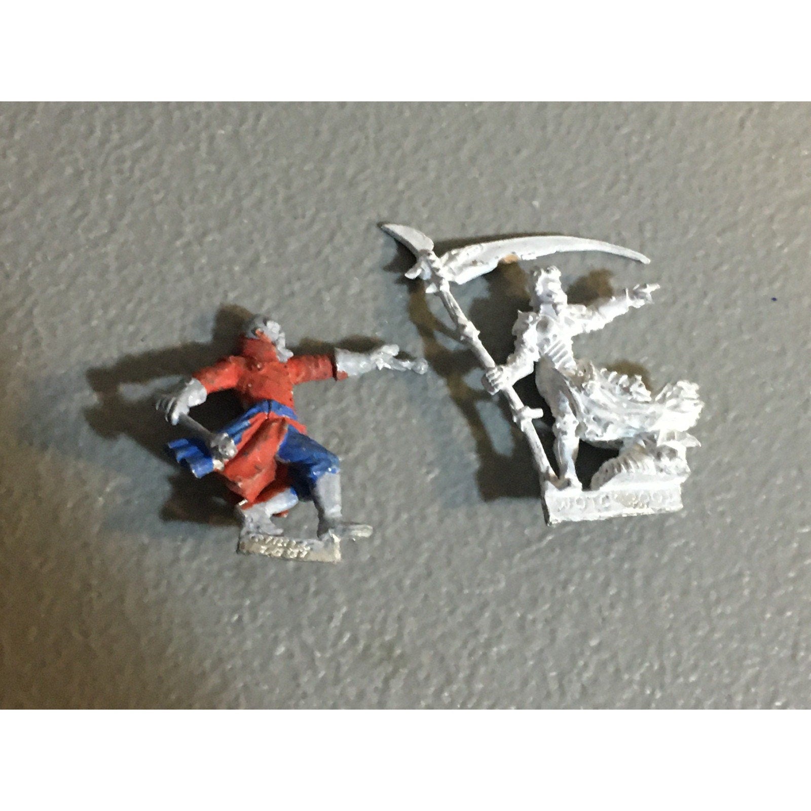 A34012 CHAINMAIL METAL MINIATURES WOTC HUMAN SORCERER THALOS & DEATH CLERIC