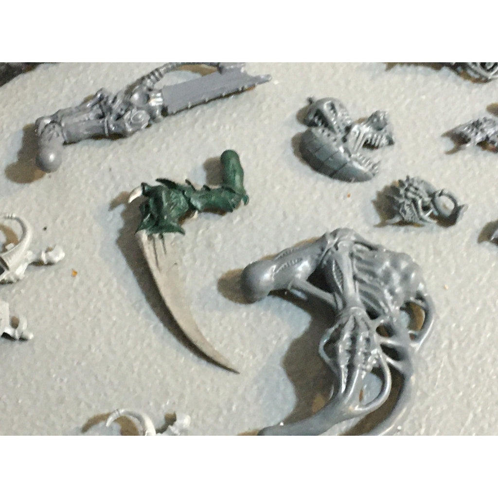 A30755 WARHAMMER 40K TYRANIDS BITS LOT TERVIGON TERMAGANT CARNIFEX GW