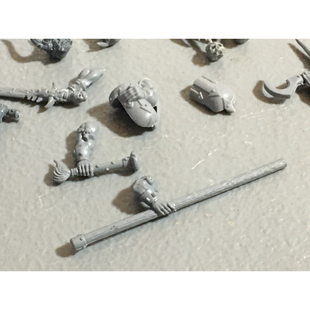 A22179 WARHAMMER FANTASY CHAOS MORTALS BITS LOT MIXED MARAUDER COMMAND & ARMS GW