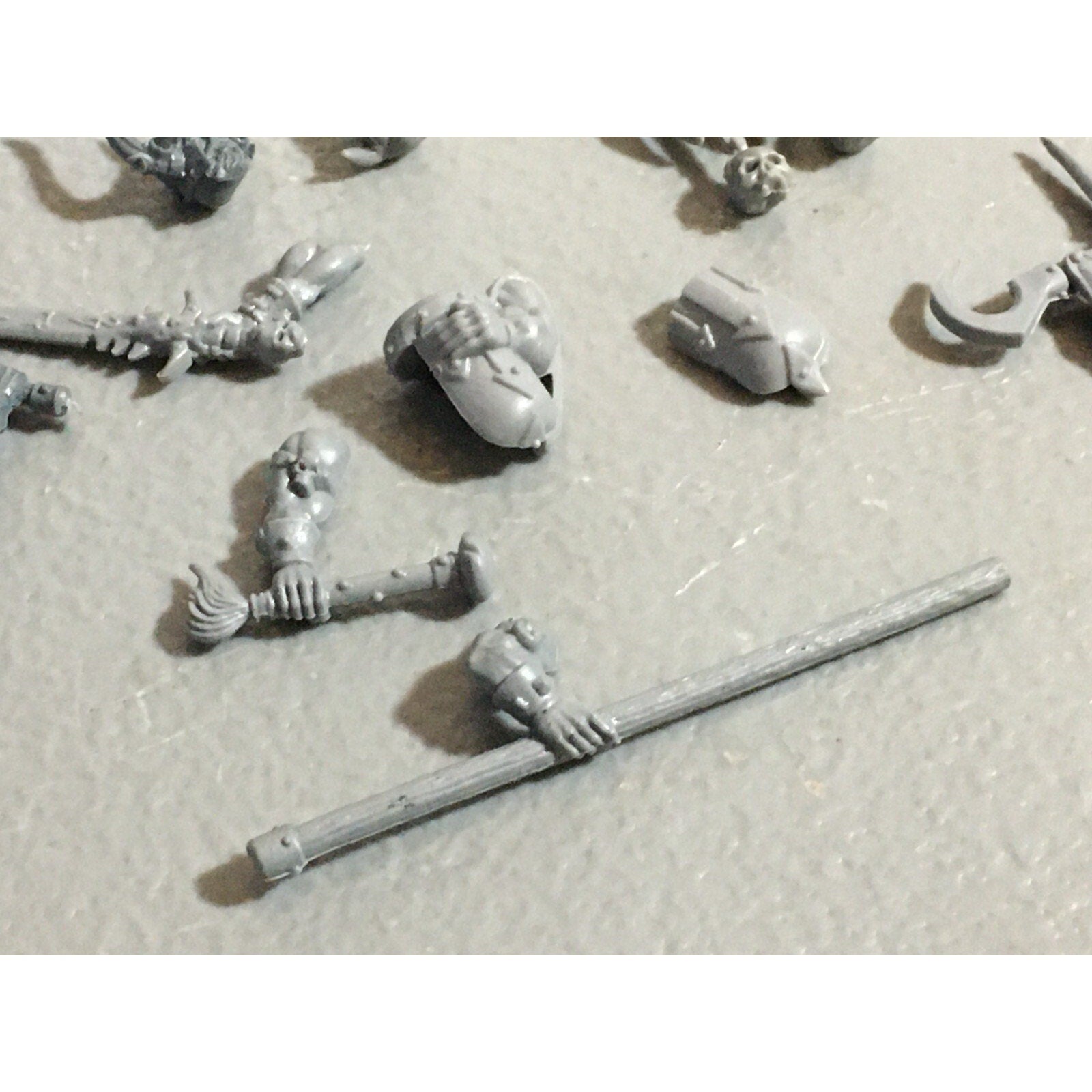 A22179 WARHAMMER FANTASY CHAOS MORTALS BITS LOT MIXED MARAUDER COMMAND & ARMS GW