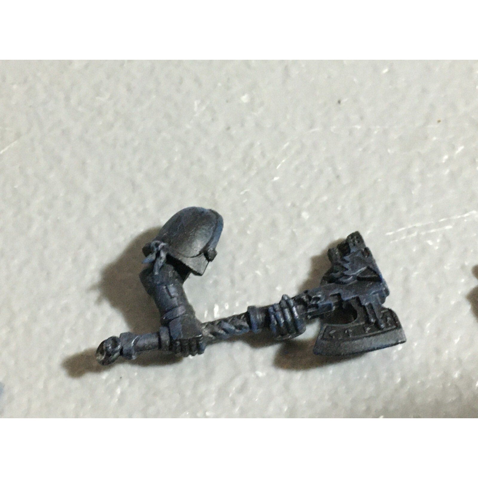 A22559 WARHAMMER 40K SPACE MARINES WOLVES BITS LOT BANNER ACCESSORY SHIELD GW