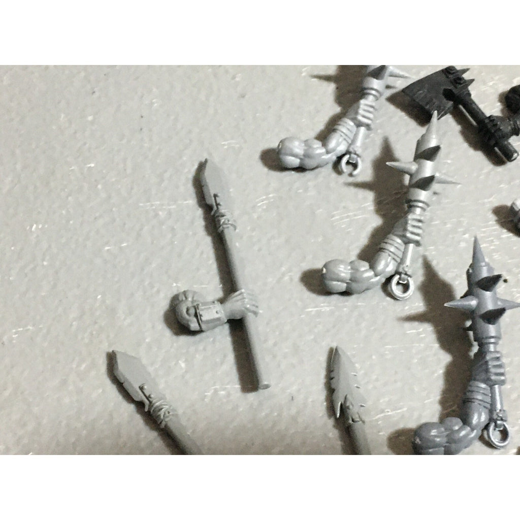 A22612 WARHAMMER FANTASY ORCS & GOBLINS BITS LOT ORC BOYZ HAND WEAPONS & SPEARS
