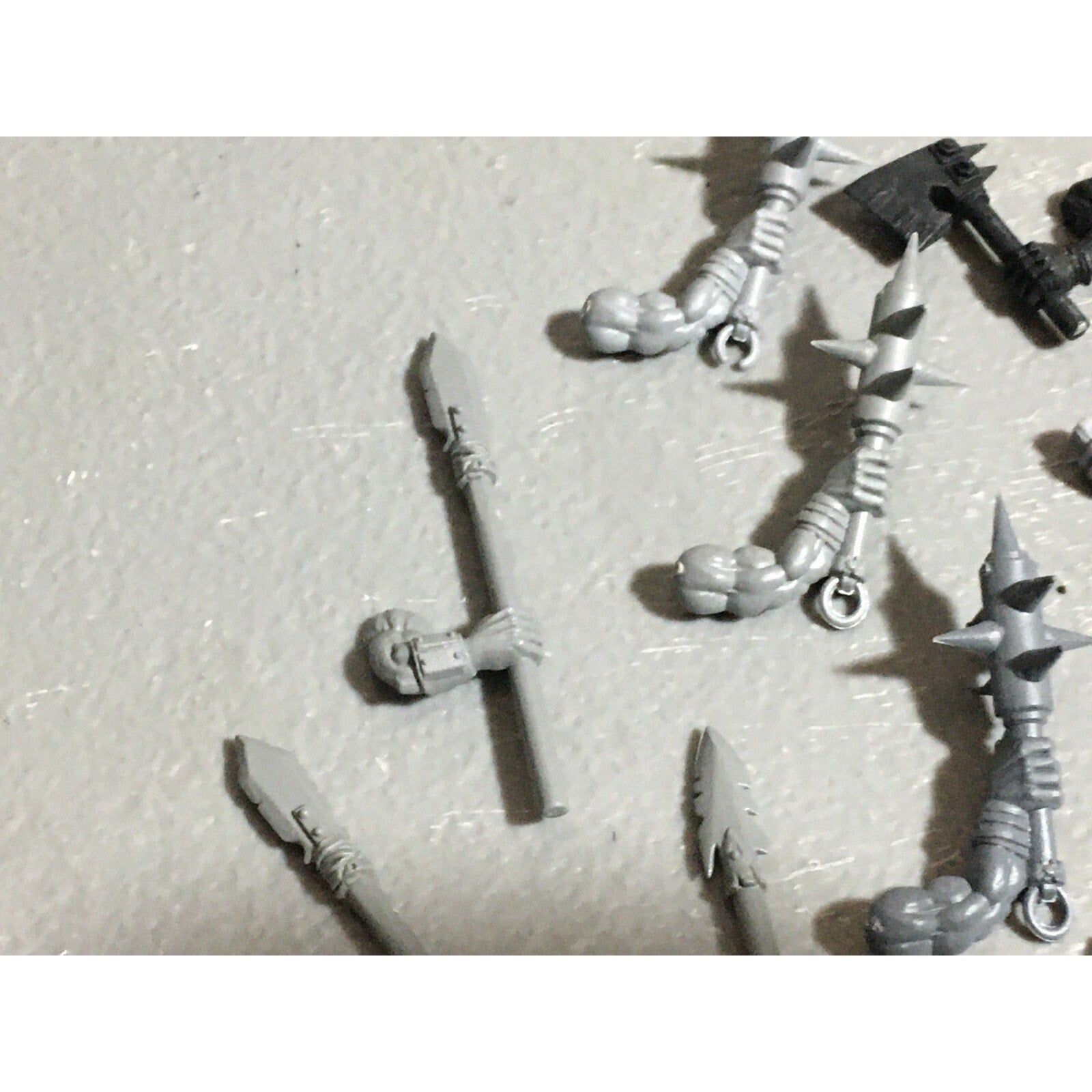 A22612 WARHAMMER FANTASY ORCS & GOBLINS BITS LOT ORC BOYZ HAND WEAPONS & SPEARS