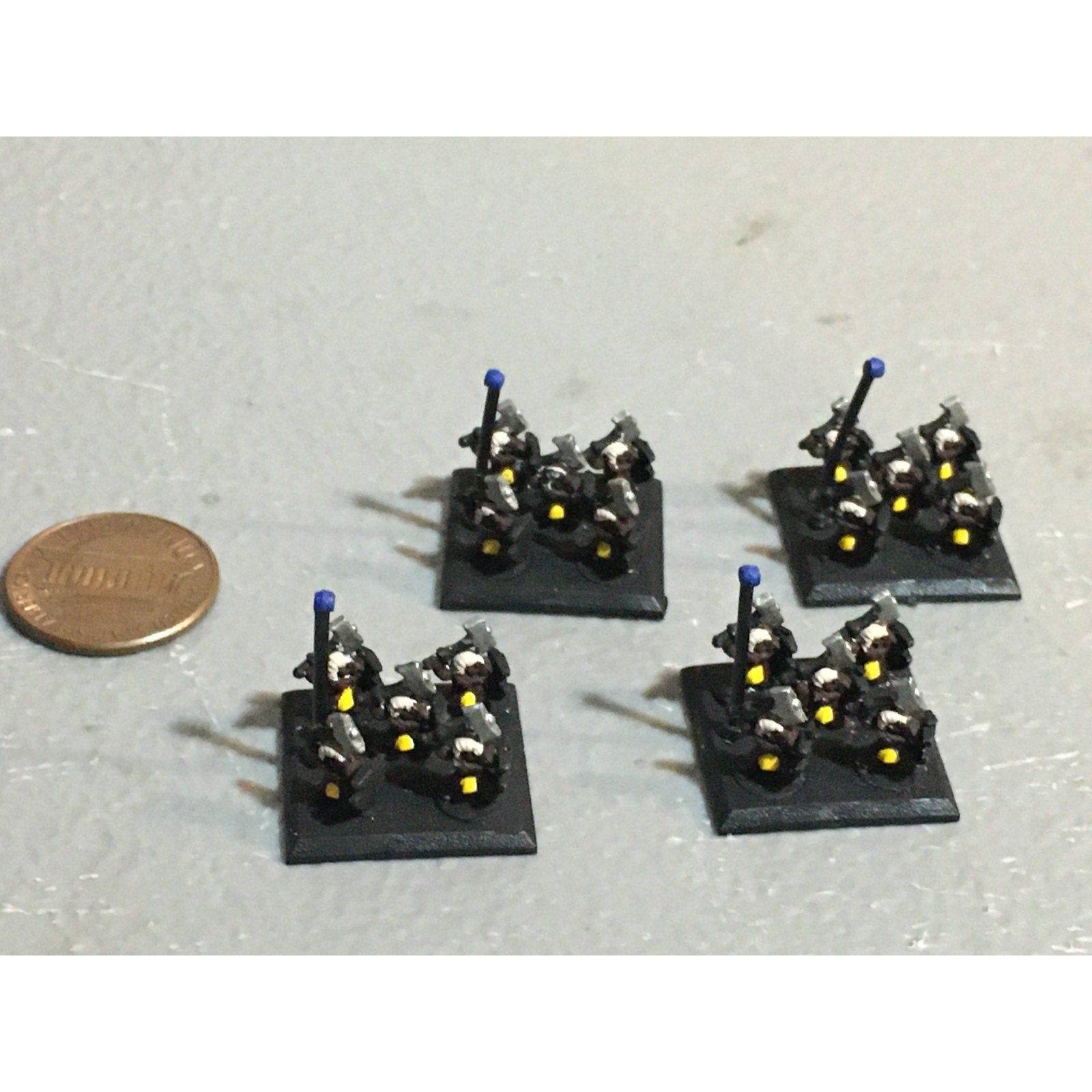 A25308 WARHAMMER 40K EPIC IG IMPERIAL GUARD BEASTMEN 4 STANDS GW