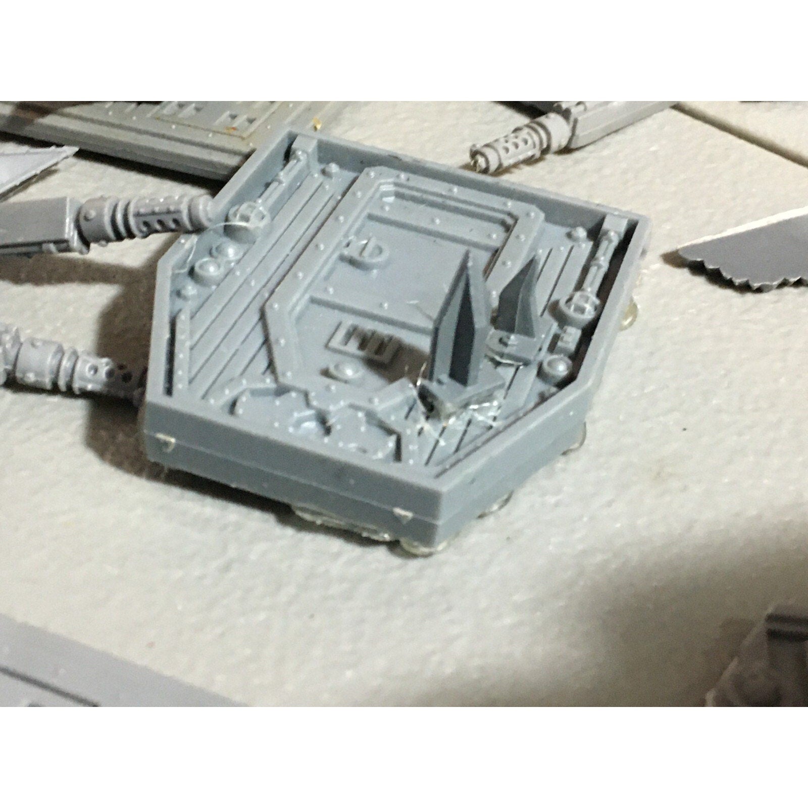 A20099 WARHAMMER 40K NECROMUNDA BITS LOT WALLS LIGHTS GAMES WORKSHOP