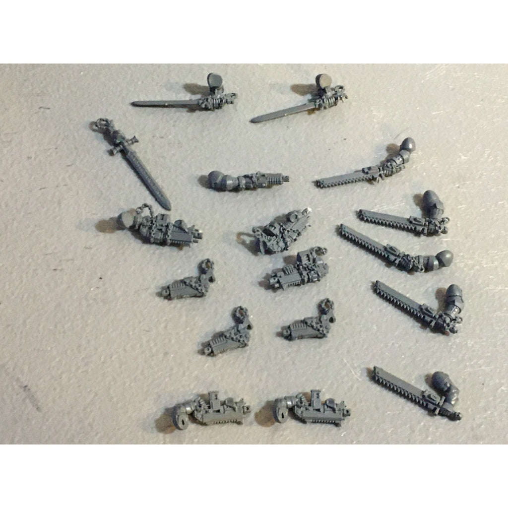A29439 WARHAMMER 40K SPACE MARINES BLACK TEMPLARS BITS LOT ARMS BOLTER SWORD GW