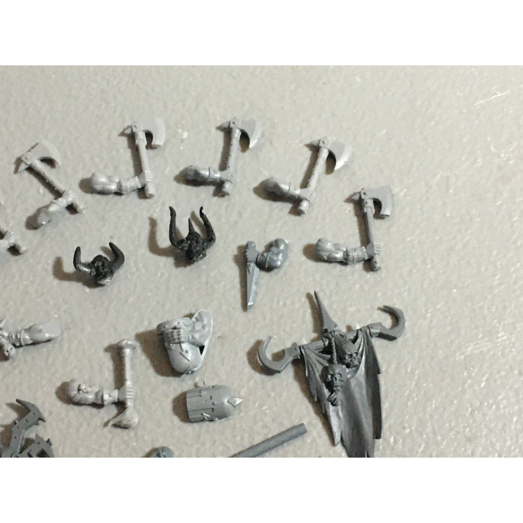 A22185 WARHAMMER FANTASY CHAOS MORTALS BITS LOT MIXED MARAUDER COMMAND & ARMS GW