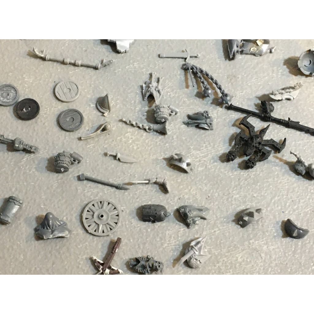 A29619 WARHAMMER FANTASY AOS MIXED BITS LOT BANNER SHIELD CLOAK GW