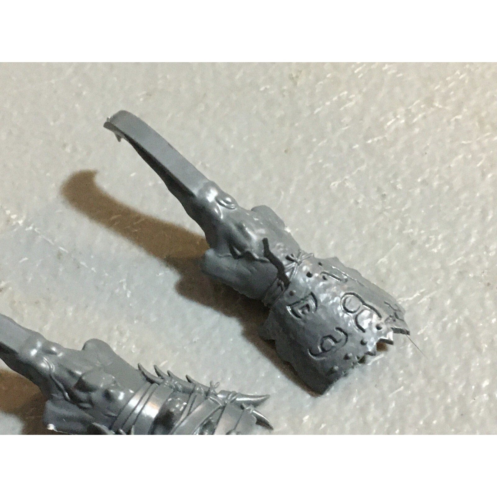 A23221 WARHAMMER FANTASY CHAOS BEASTMEN BITS LOT CYGOR HANDS HEAD GW
