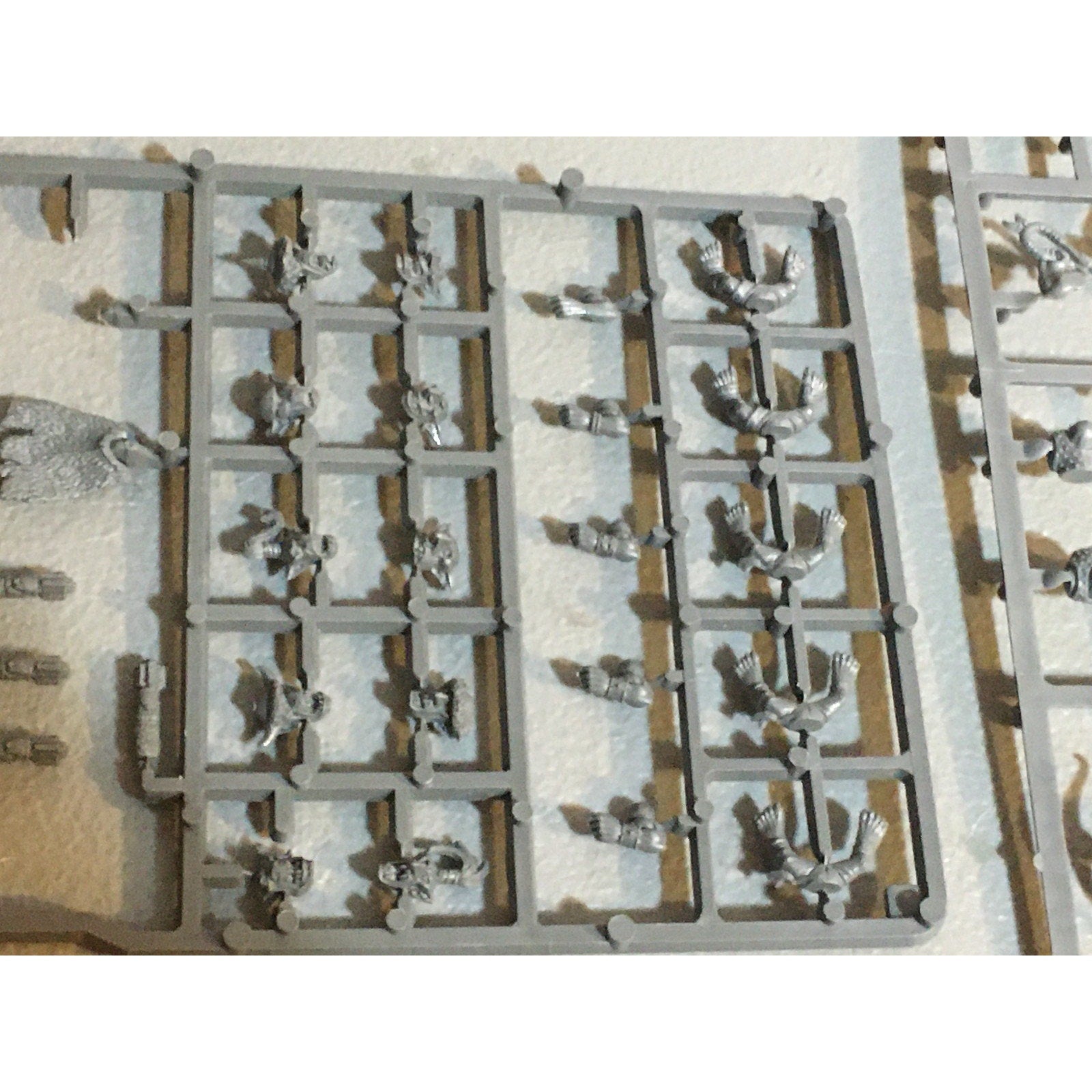 A33693 WARHAMMER FANTASY ORCS & GOBLINS BITS ON SPRUE LOT GOBLINS GW