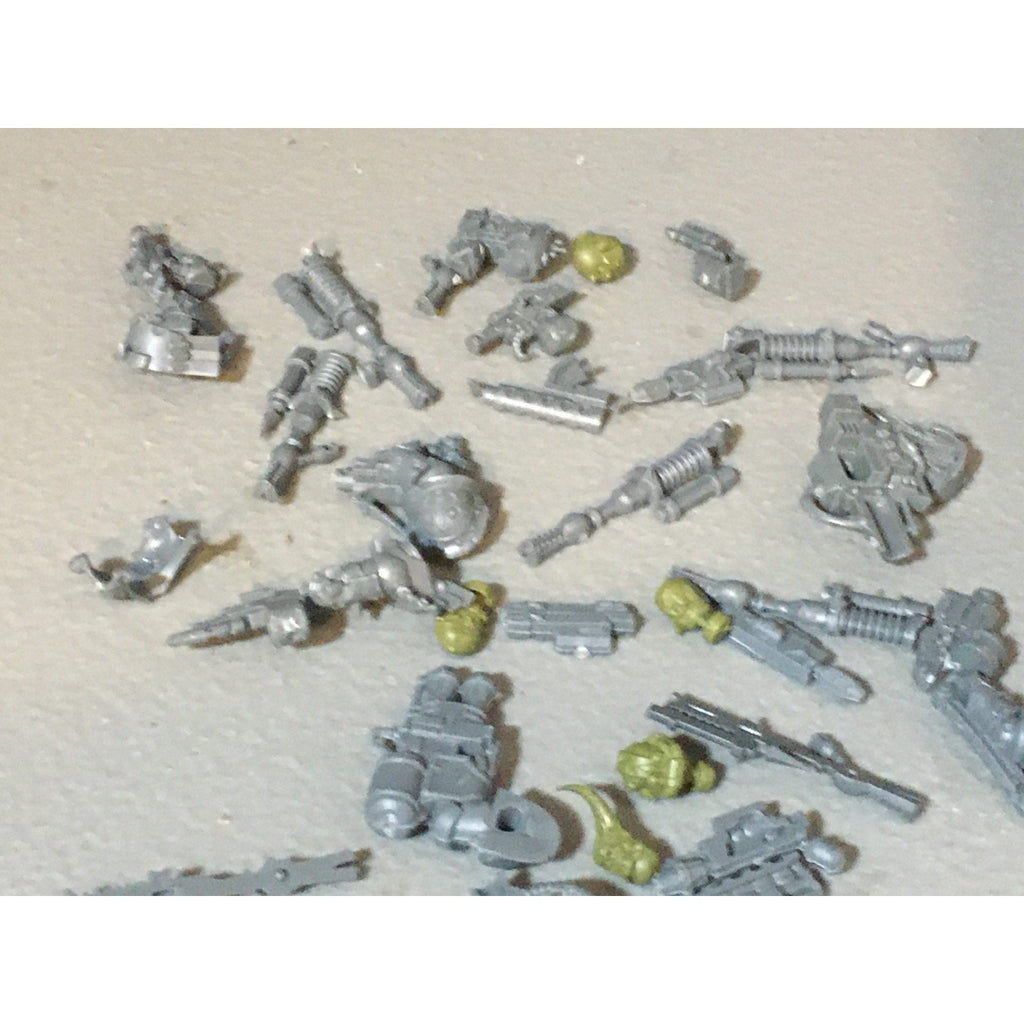A31470 WARHAMMER 40K CHAOS DEATH GUARD NURGLE PLAGUE MARINES BITS LOT GW