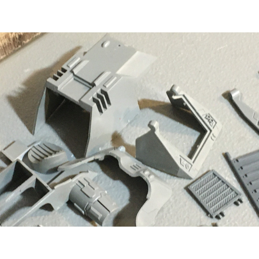A24887 WARHAMMER 40K TANK BITS LOT ELDAR SPACE MARINES GW