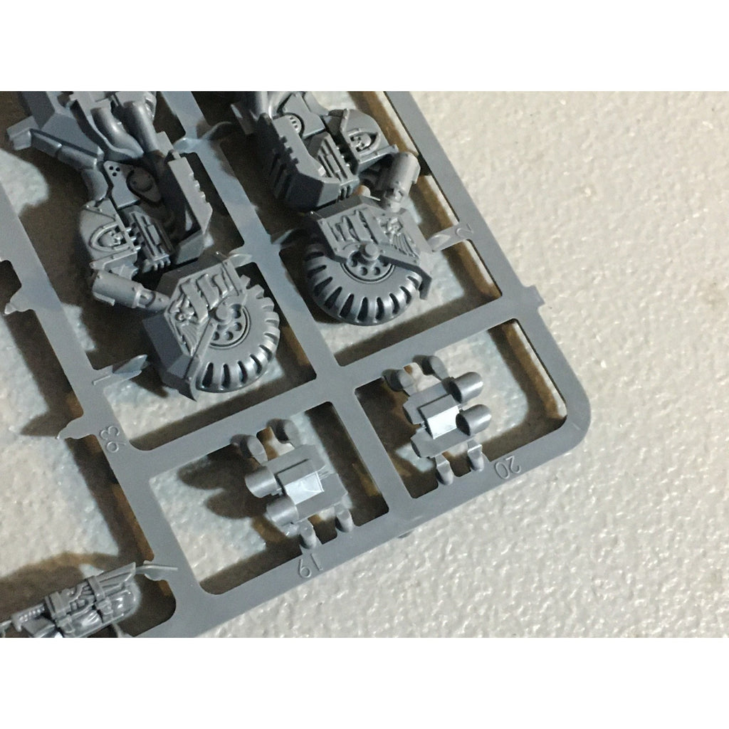 A29496 WARHAMMER 40K SPACE MARINES DARK ANGELS BITS ON SPRUE LOT RAVENWING GW