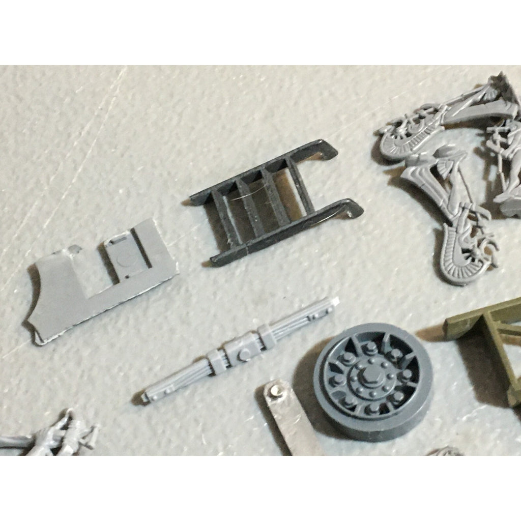 A23493 WARHAMMER FANTASY 40K BITS LOT MIXED RANDOM GAMES WORKSHOP GW