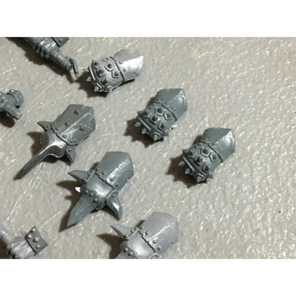 A22580 WARHAMMER FANTASY OGRE KINGDOMS BITS LOT HANDS GAMES WORKSHOP GW