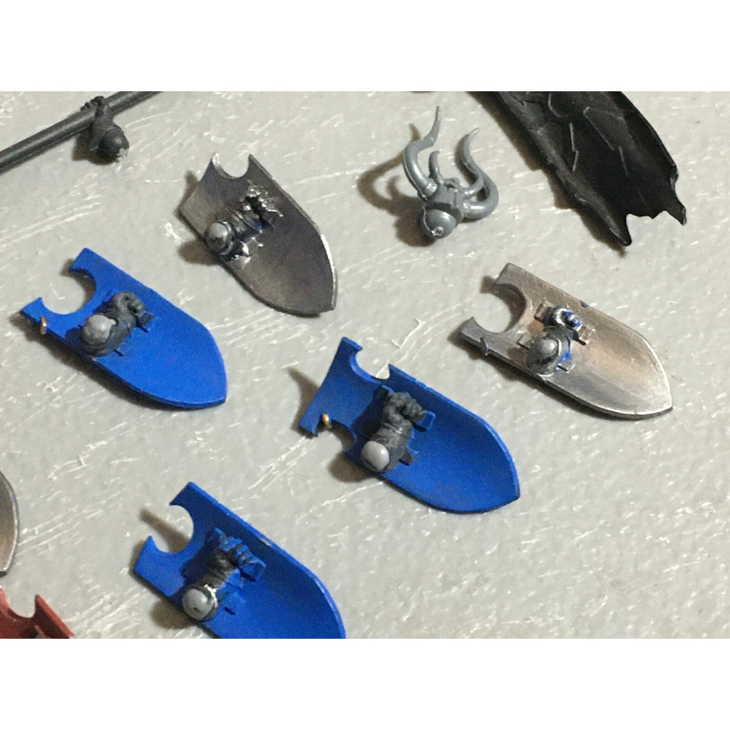 A22231 WARHAMMER FANTASY CHAOS MORTALS BITS LOT SHIELDS & COMMAND GAMES WORKSHOP