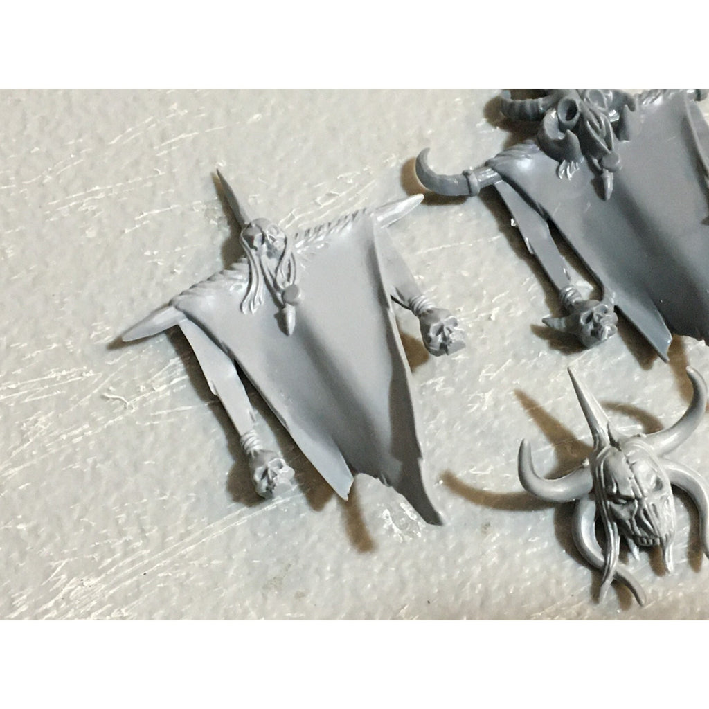 A23246 WARHAMMER FANTASY CHAOS BEASTMEN BITS LOT COMMAND GAMES WORKSHOP GW