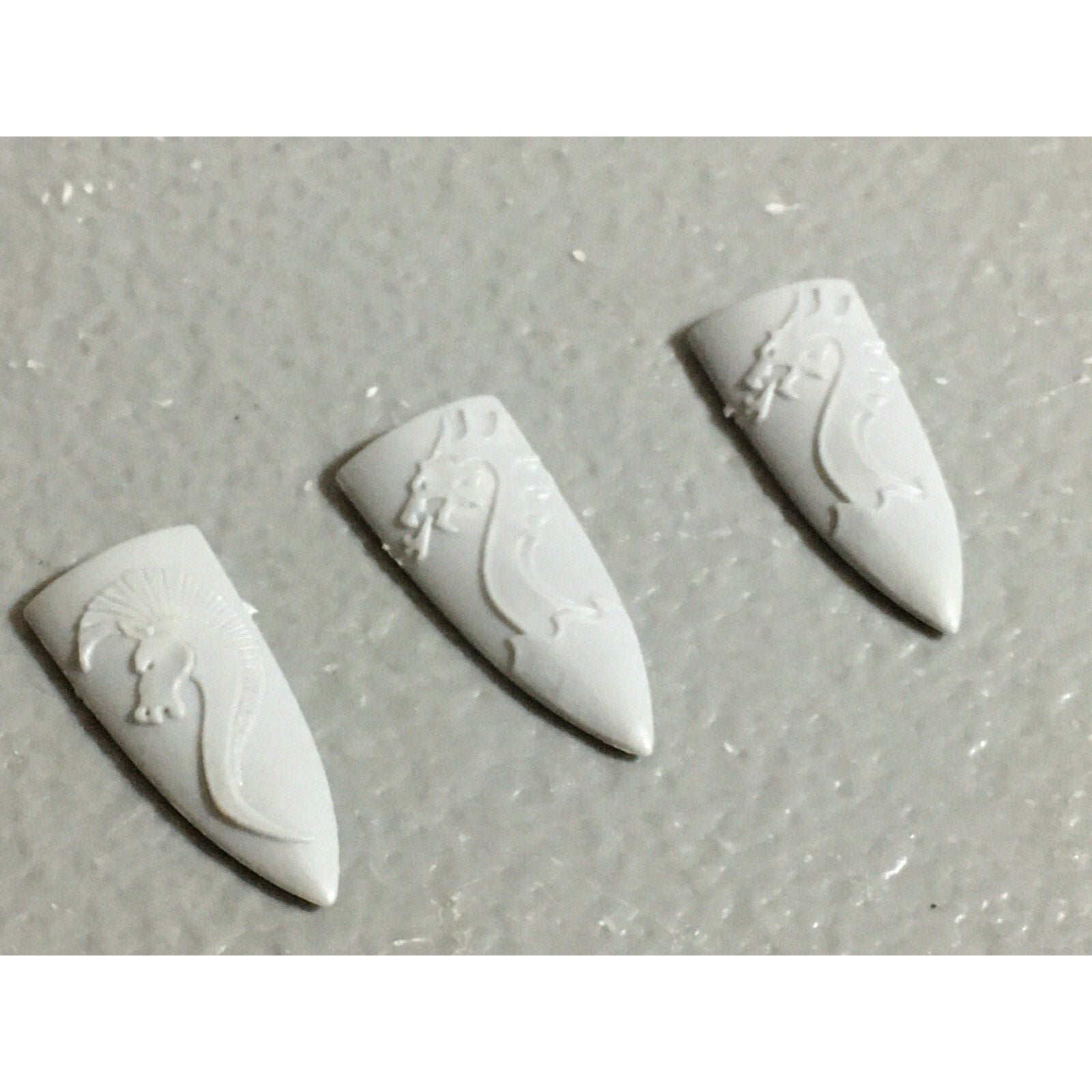 A22058 WARHAMMER FANTASY HIGH ELVES BITS LOT VINTAGE 1992 EMBOSSED SHIELDS GW