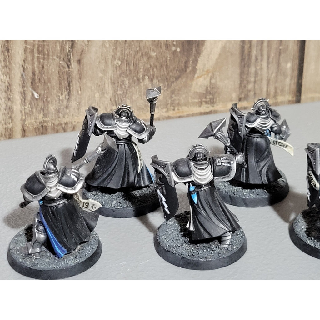 A19305 WARHAMMER AOS SIGMAR STORMCAST ETERNALS SEQUITORS 5 PK PAINTED BASED